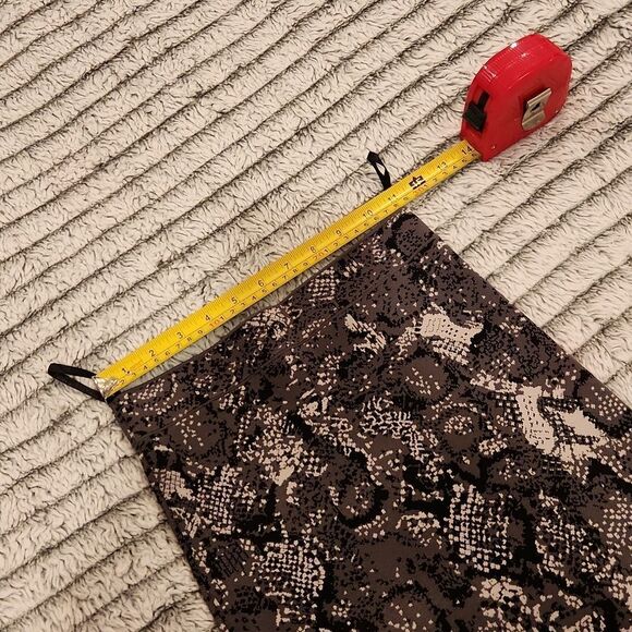 Black and gray BCBG snakeskin print midi skirt size XS, new without tags! - Picture 7 of 9